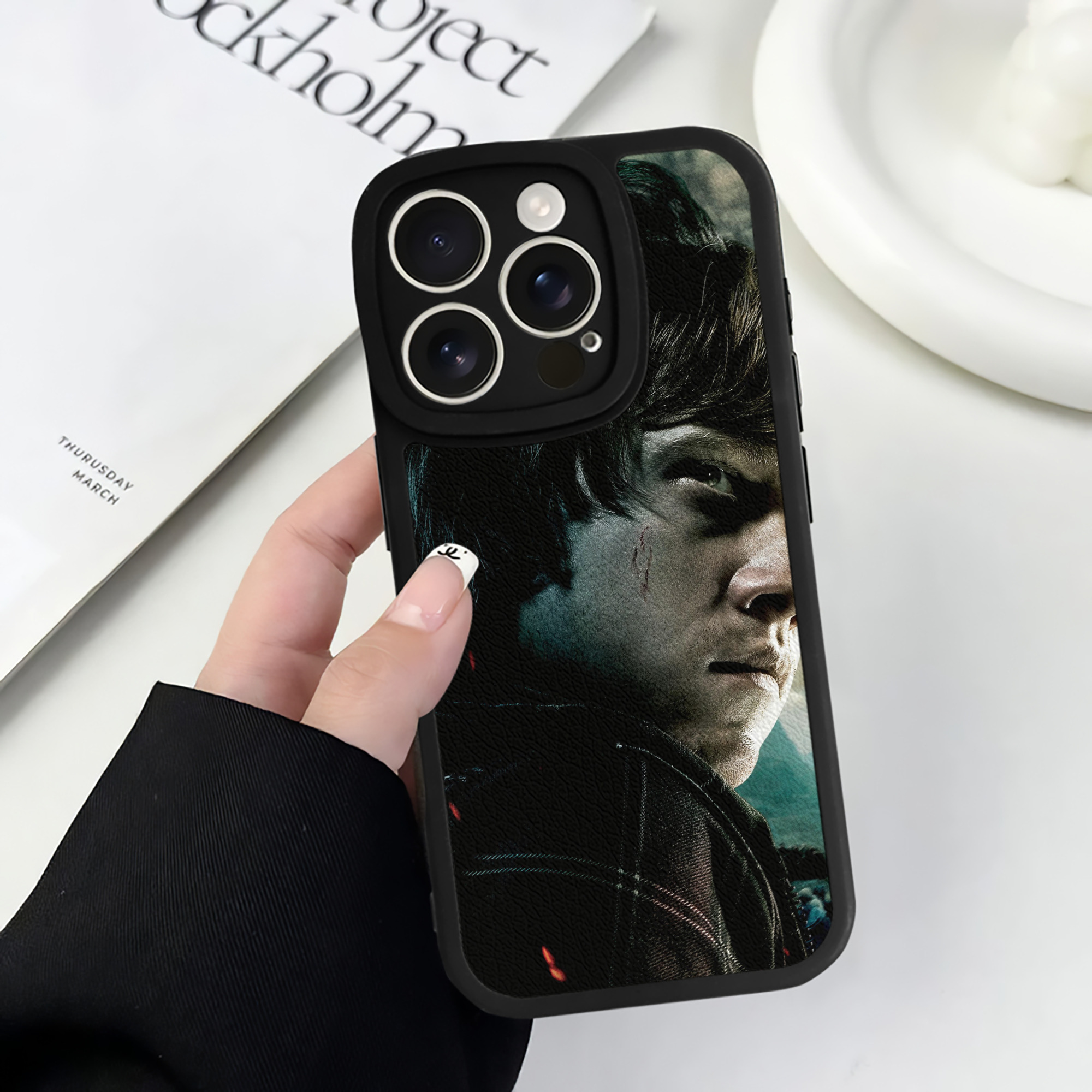 （画像用） Harry Potter ハリー・ポッターシリーズ 【iPhone 16シリーズ対応】シリコンスマホケース（レザー調） 材質：シリコン